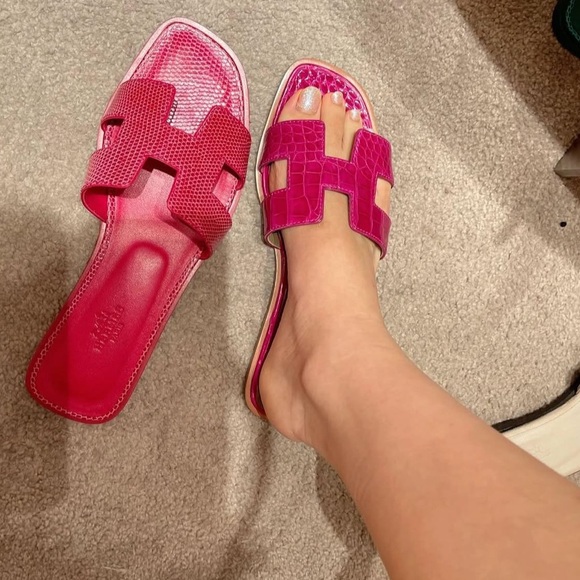 Hermes Pink Exotic lizard skin sandals